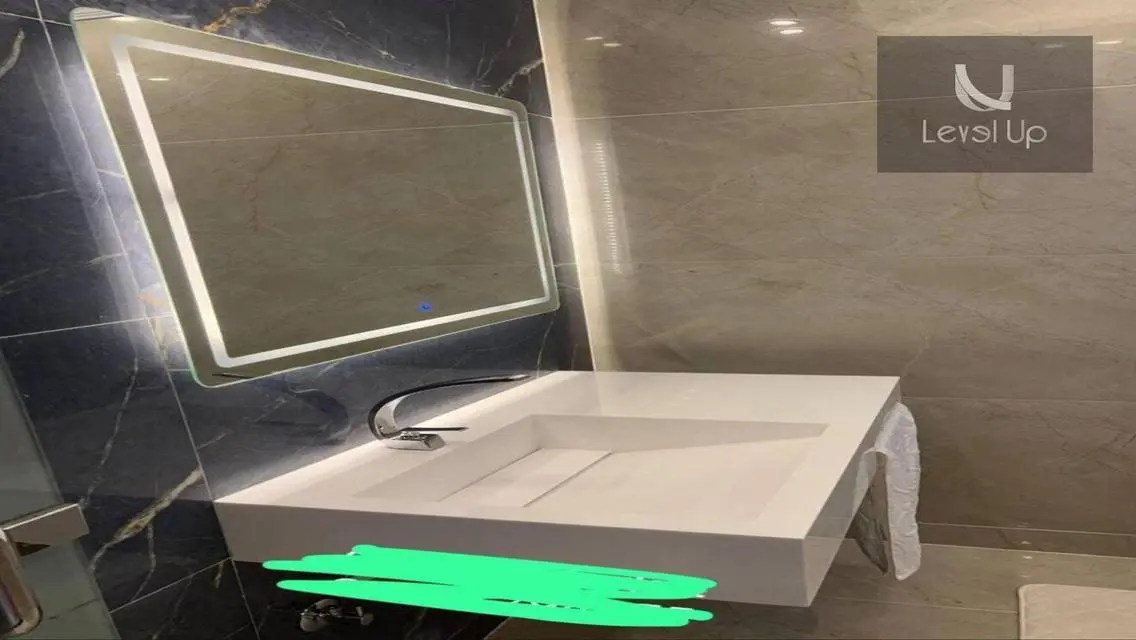 Luxury Property with Balcony and Great Amenities