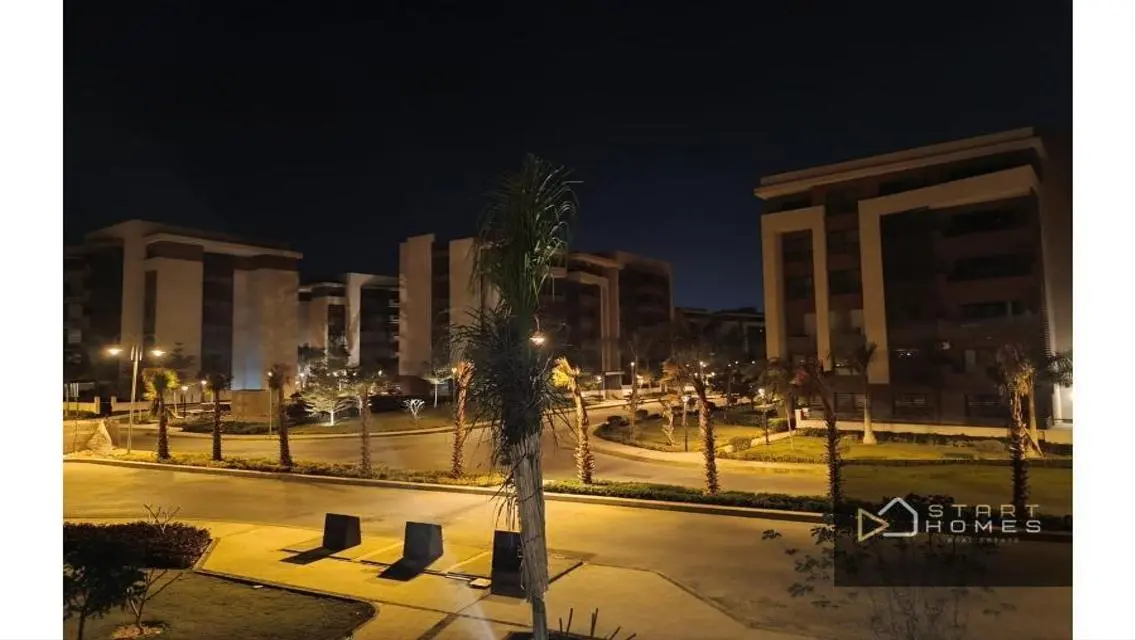 شقة فاخرة للإيجار في دينه مع غرفة خادمة