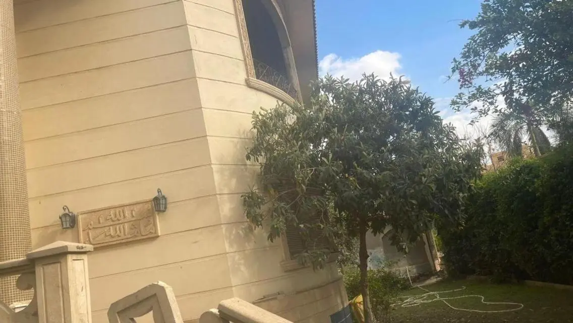 فيلا فاخرة للبيع في موقع متميز