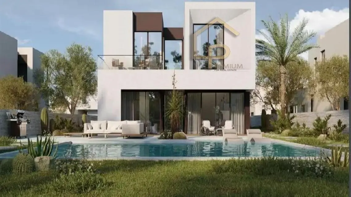 Luxury Home in Solana with Private Garden and Balcony