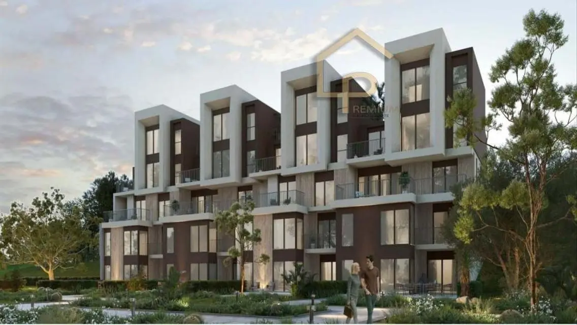 Luxury Home in Solana with Private Garden and Balcony