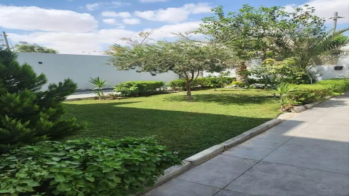 Luxurious Apartment for Sale - 395 sqm in a Prestige Community