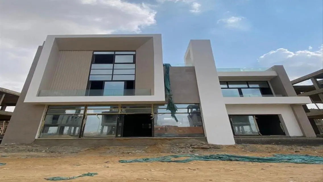 Luxury Villa for Sale with Stunning Waterfront Views