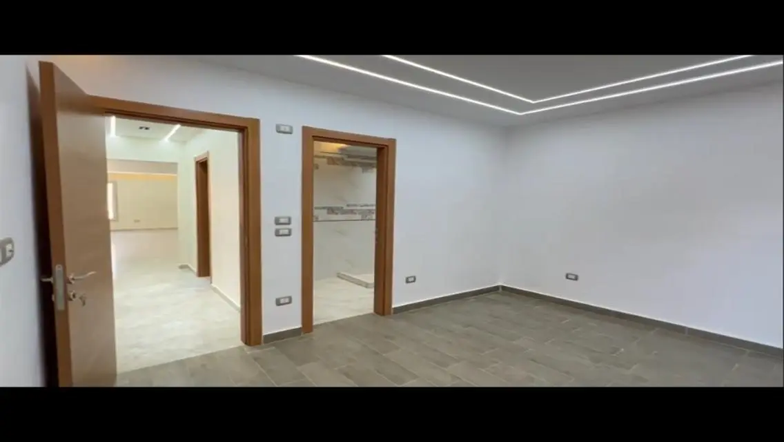 فيلا فاخرة 171 بمساحة شاسعة للبيع
