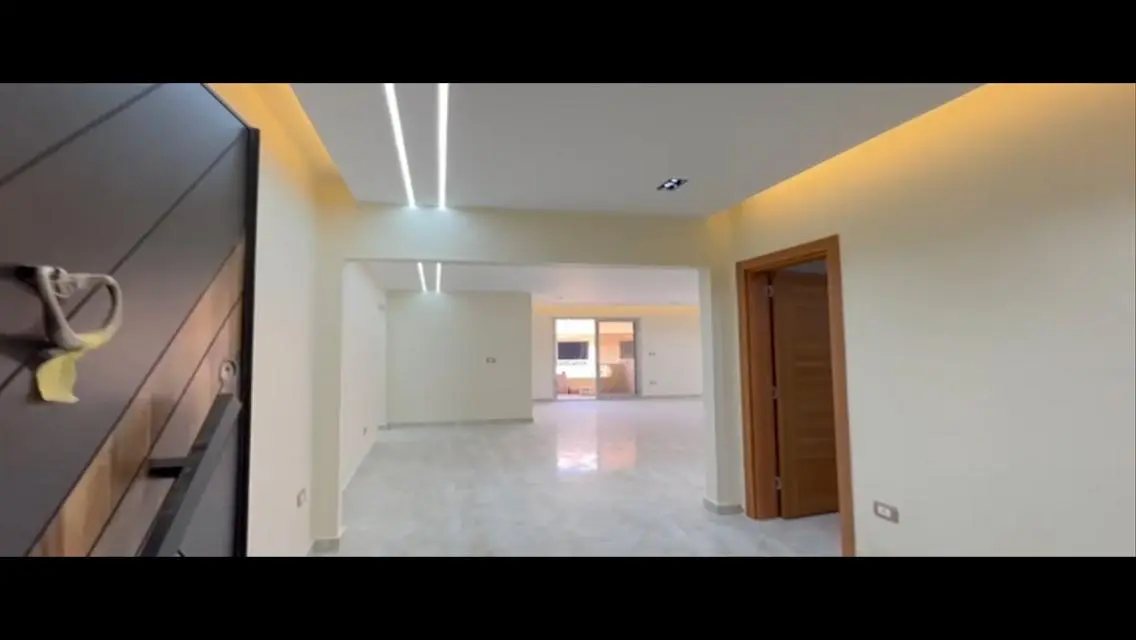 فيلا فاخرة 171 بمساحة شاسعة للبيع