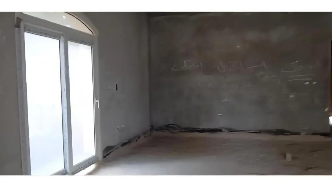 شقة للبيع بمساحة ممتازة بموقع مميز