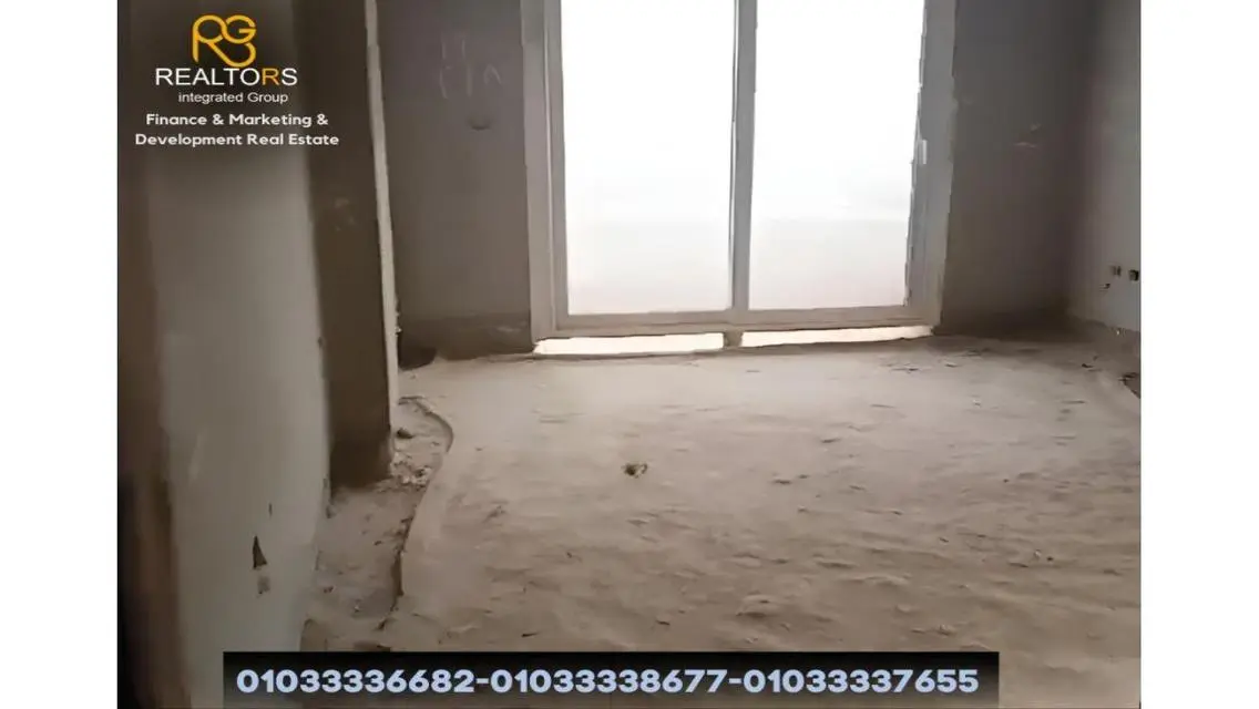 شقة للبيع بمساحة ممتازة بموقع مميز