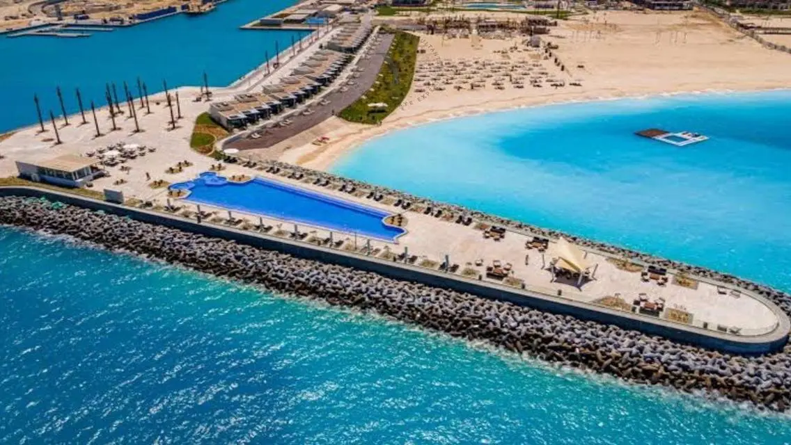 فيلا فاخرة بـ 27,675,000 جنيهاً - تصميم عصري ومرافق رائعة