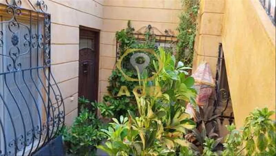 فيلا فاخرة للبيع بمساحة 286 متر