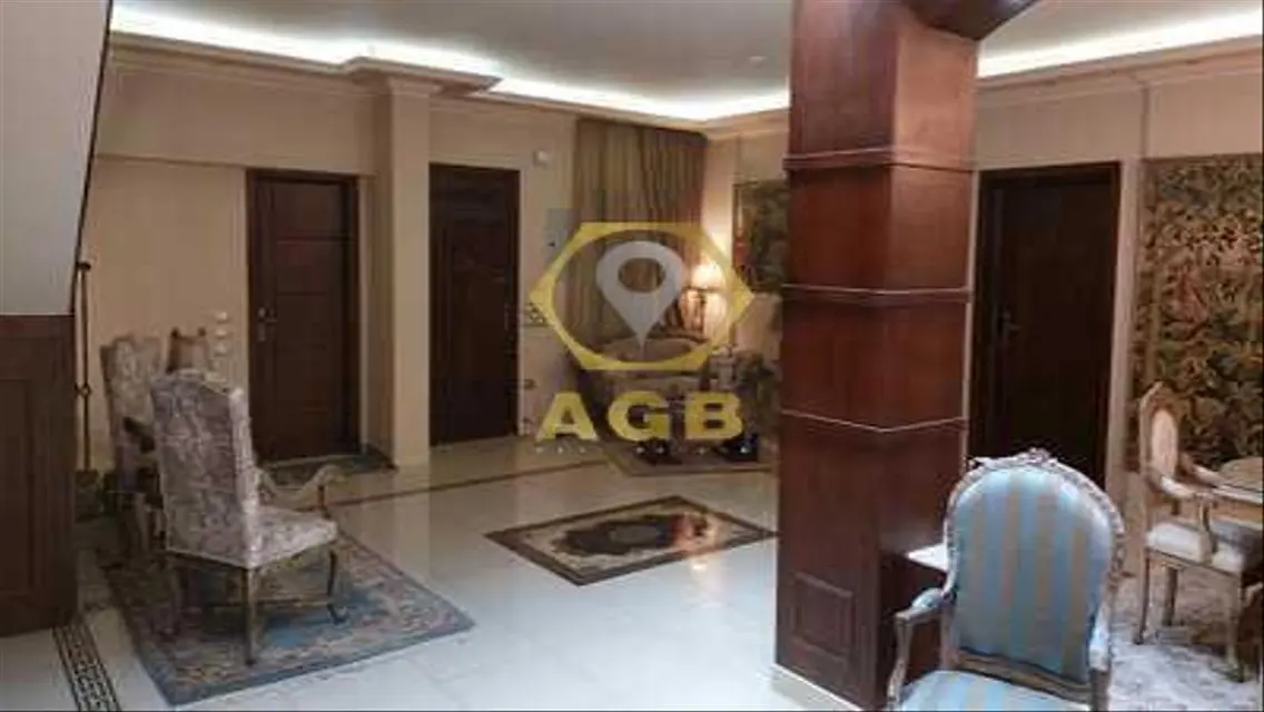 فيلا فاخرة للبيع بمساحة 286 متر