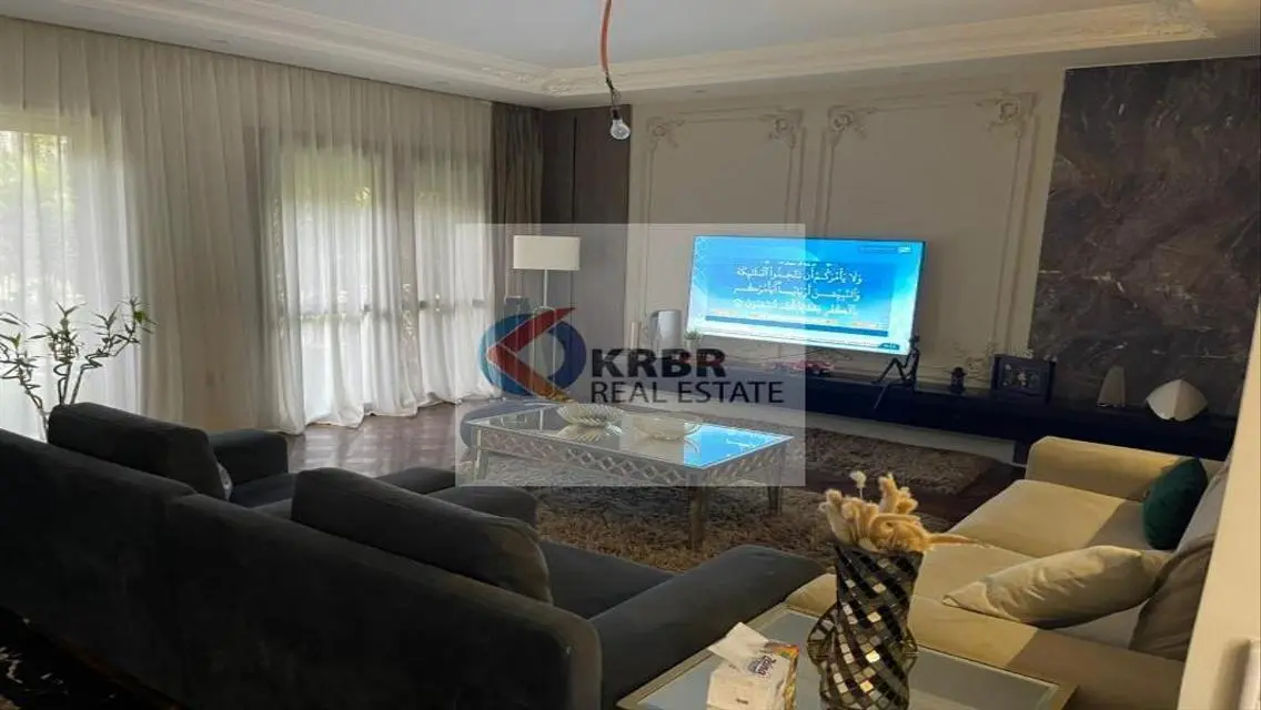 فيلا فاخرة مع حديقة خاصة ومميزات استثنائية