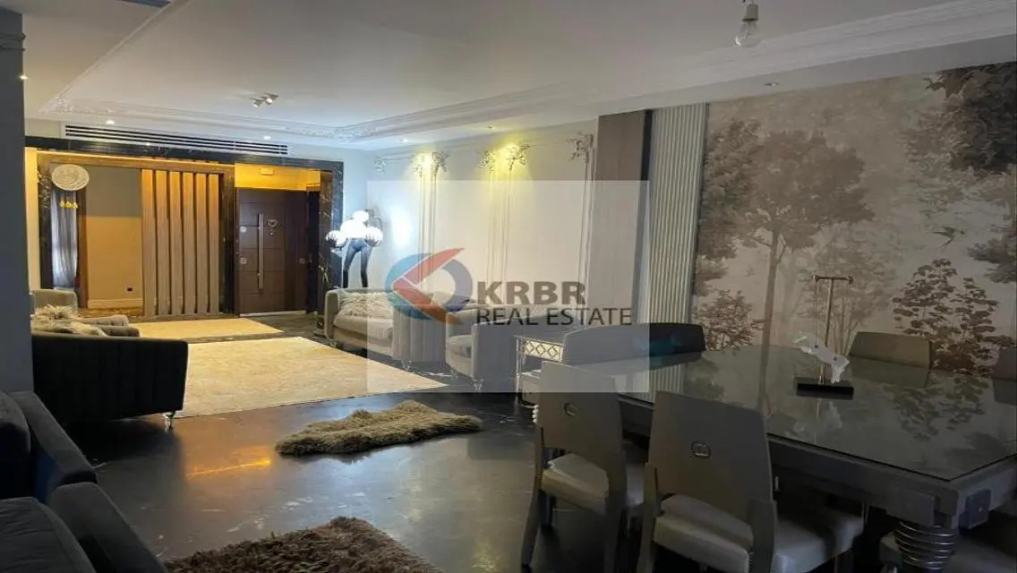 فيلا فاخرة مع حديقة خاصة ومميزات استثنائية
