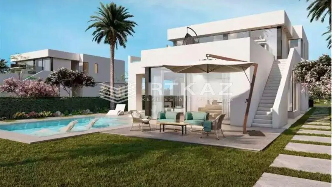 Luxury Apartment for Sale by the Lakes