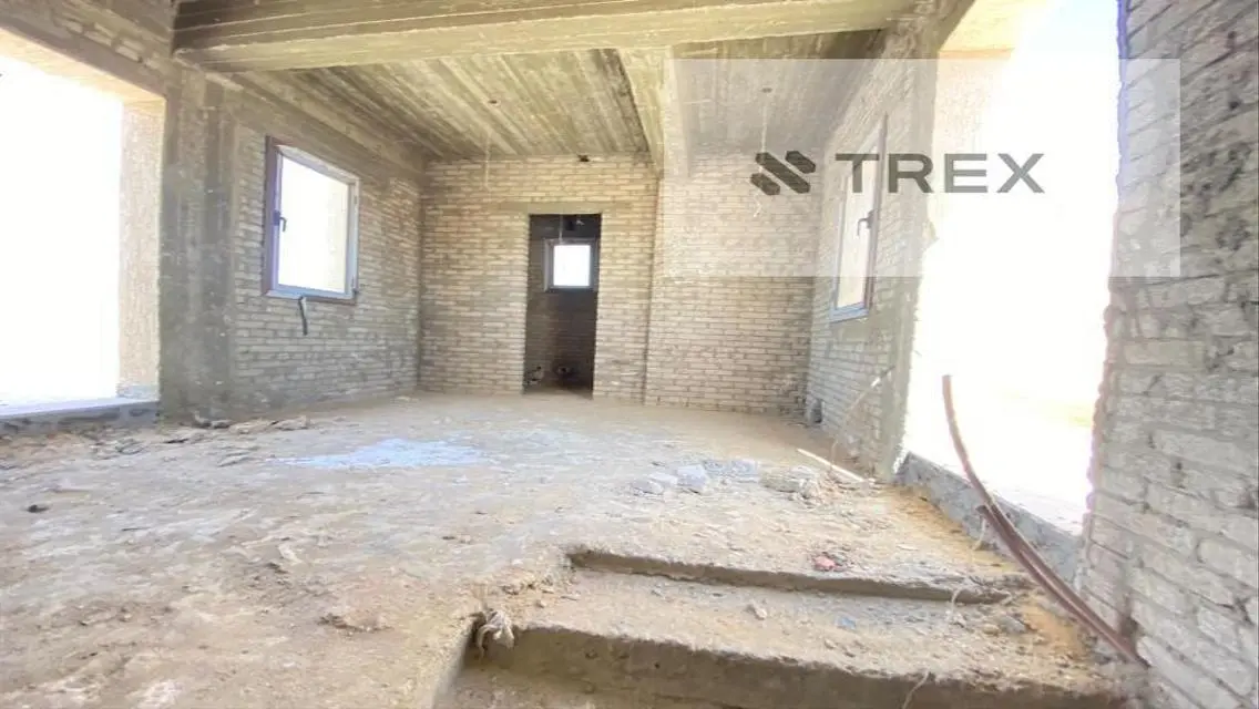 Luxury Investment Opportunity - Spacious 3-Bedroom Apartment