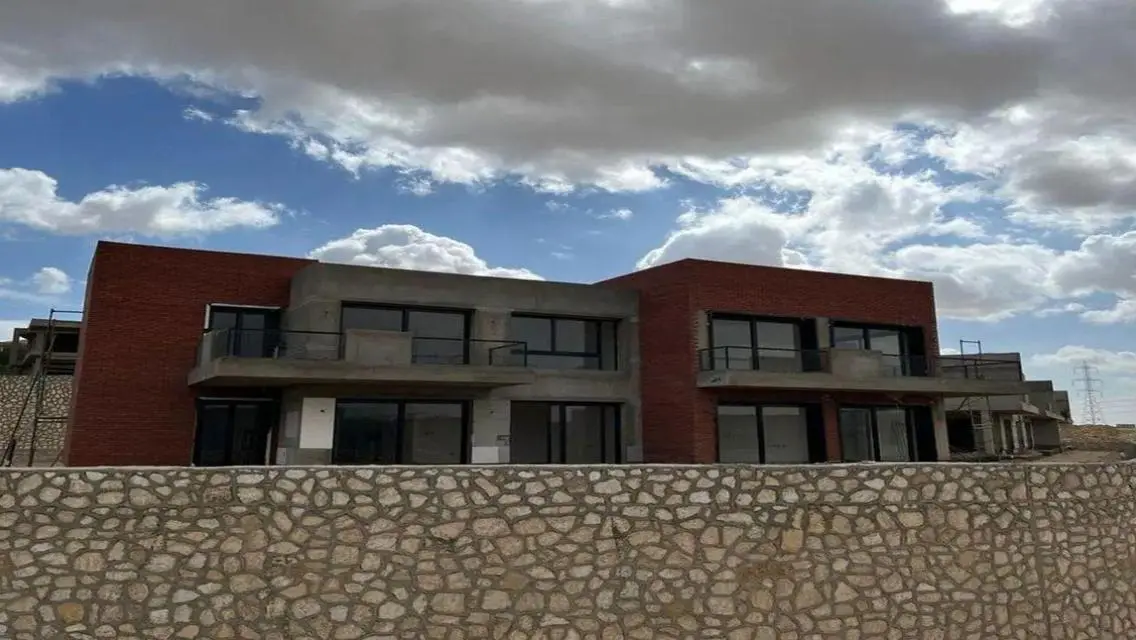 Luxurious Apartment for Sale with Stunning Lake View