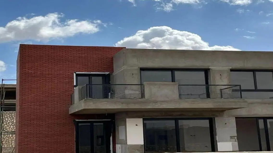 منزل فاخر مع إطلالة على البحيرات