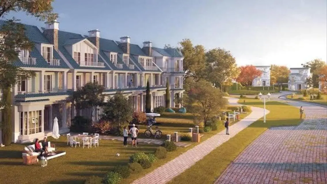 Luxury Villa with Mountain View in the City