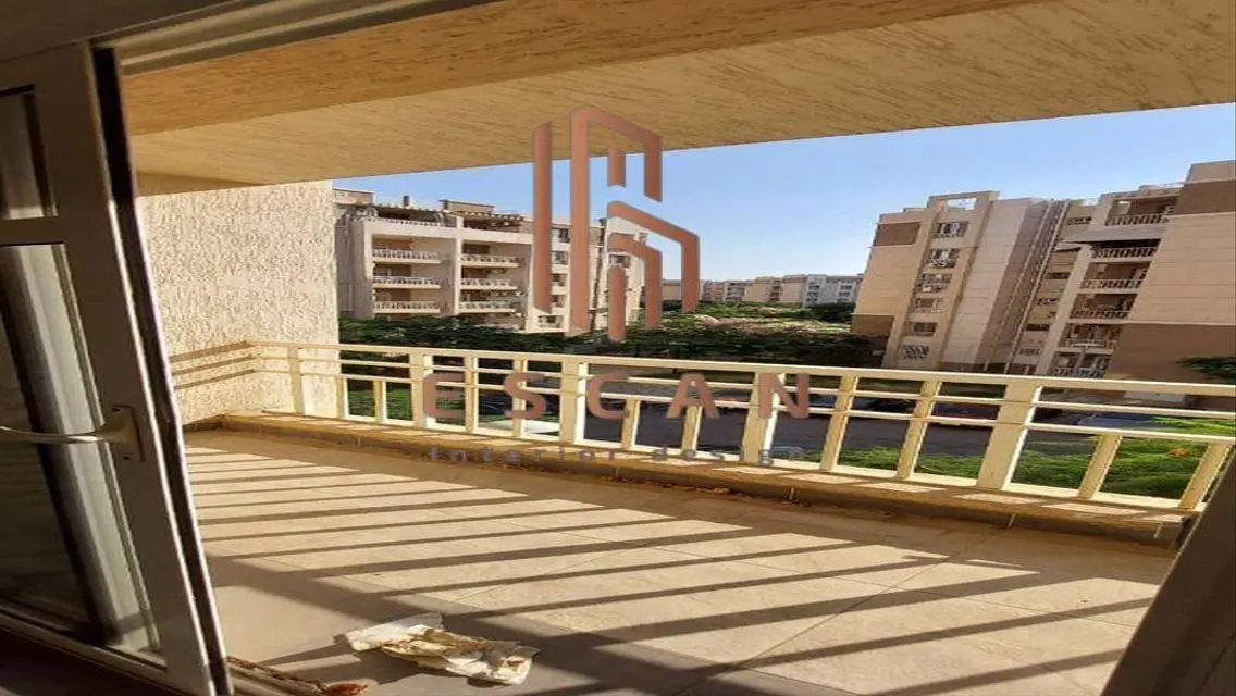 شقة فاخرة للبيع في موقع متميز