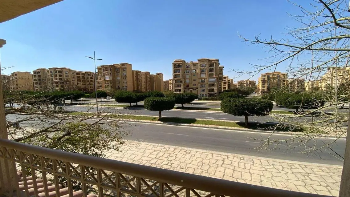 كوخ مميز مع شرفة وحارس أمن