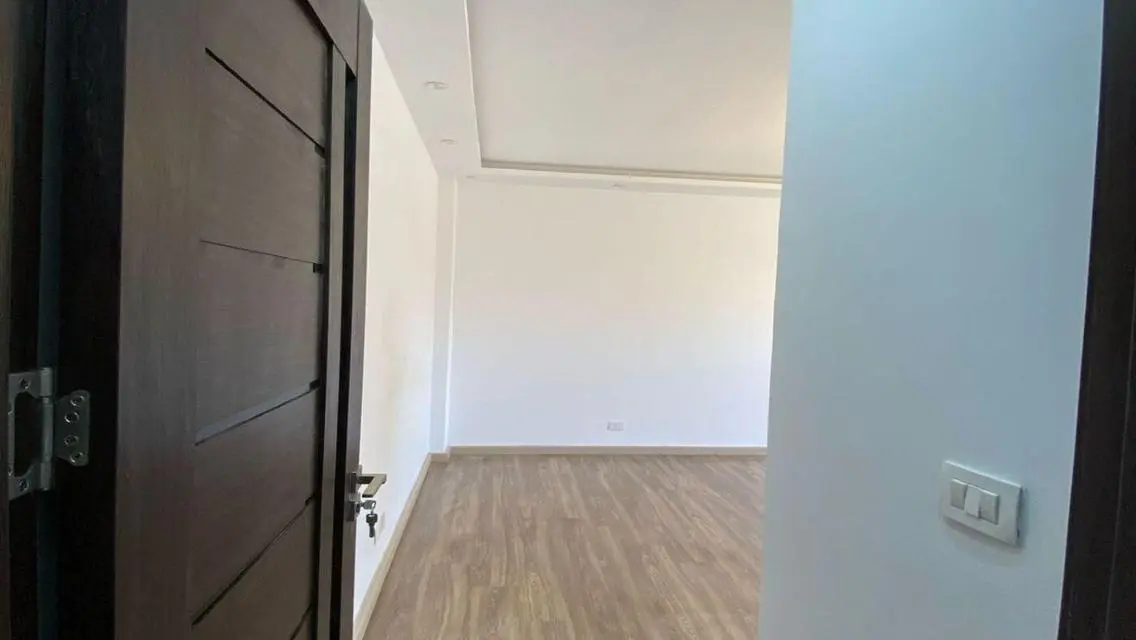 كوخ مميز مع شرفة وحارس أمن