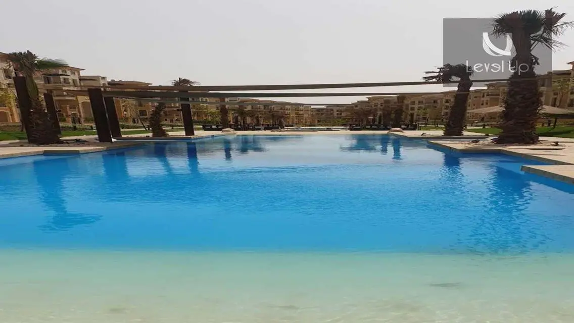 شقة مطلة على بحيرات بمساحة متر