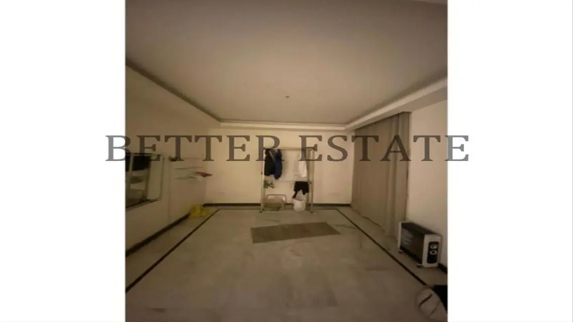 Stunning 610 sqm Apartment in the Heart of the City