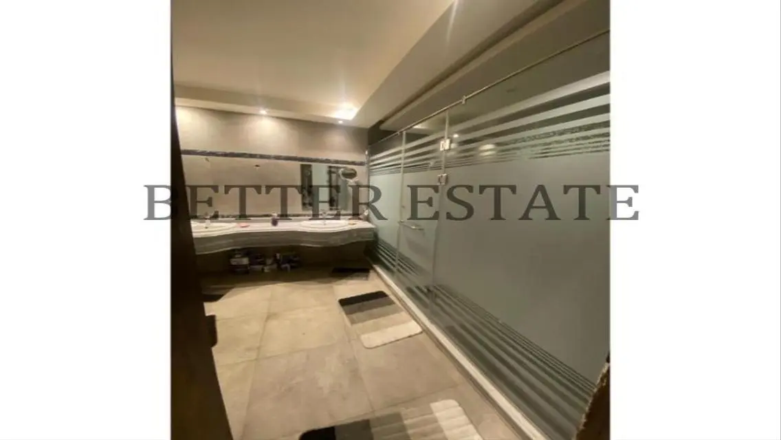 Stunning 610 sqm Apartment in the Heart of the City