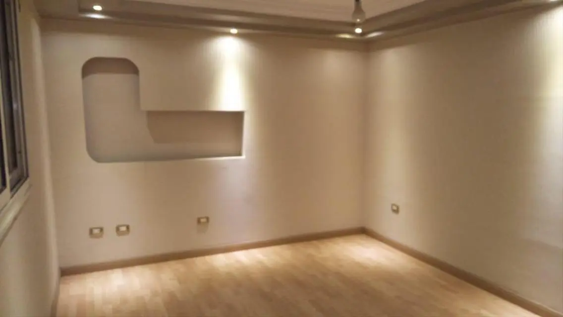شقة فاخرة للبيع بمساحة متميزة