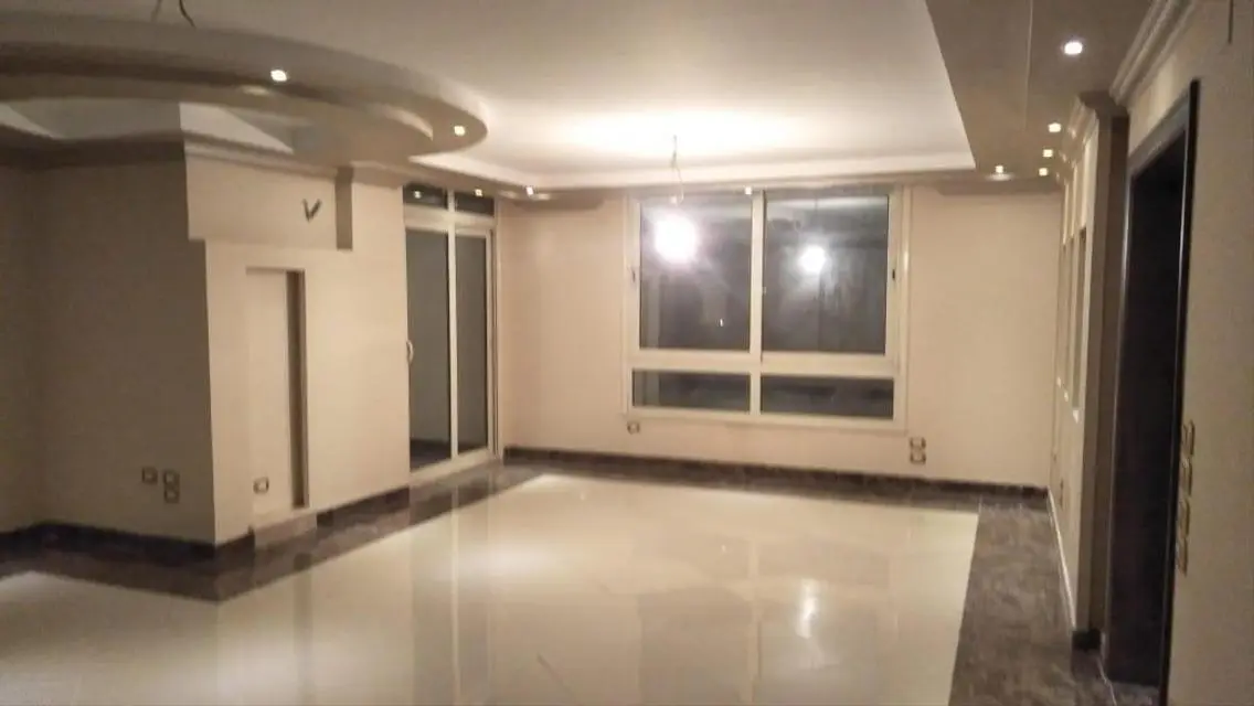 شقة فاخرة للبيع بمساحة متميزة