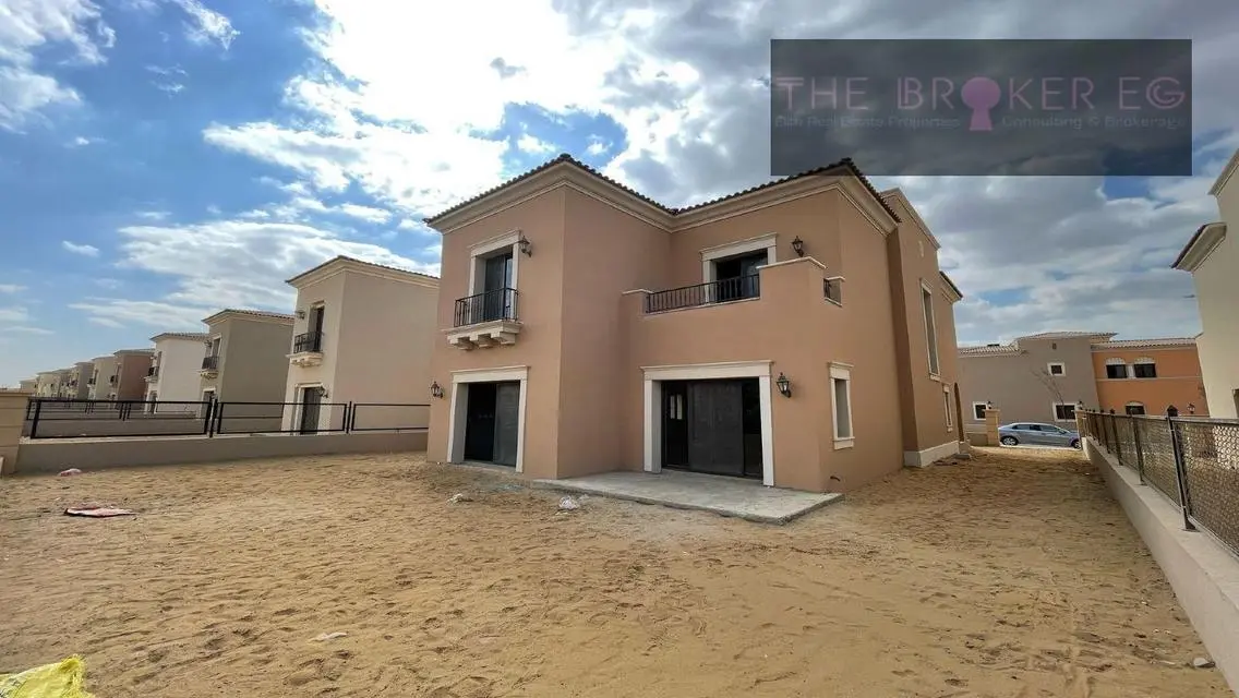 Luxurious Villa for Sale with Private Garden and Shared Pool