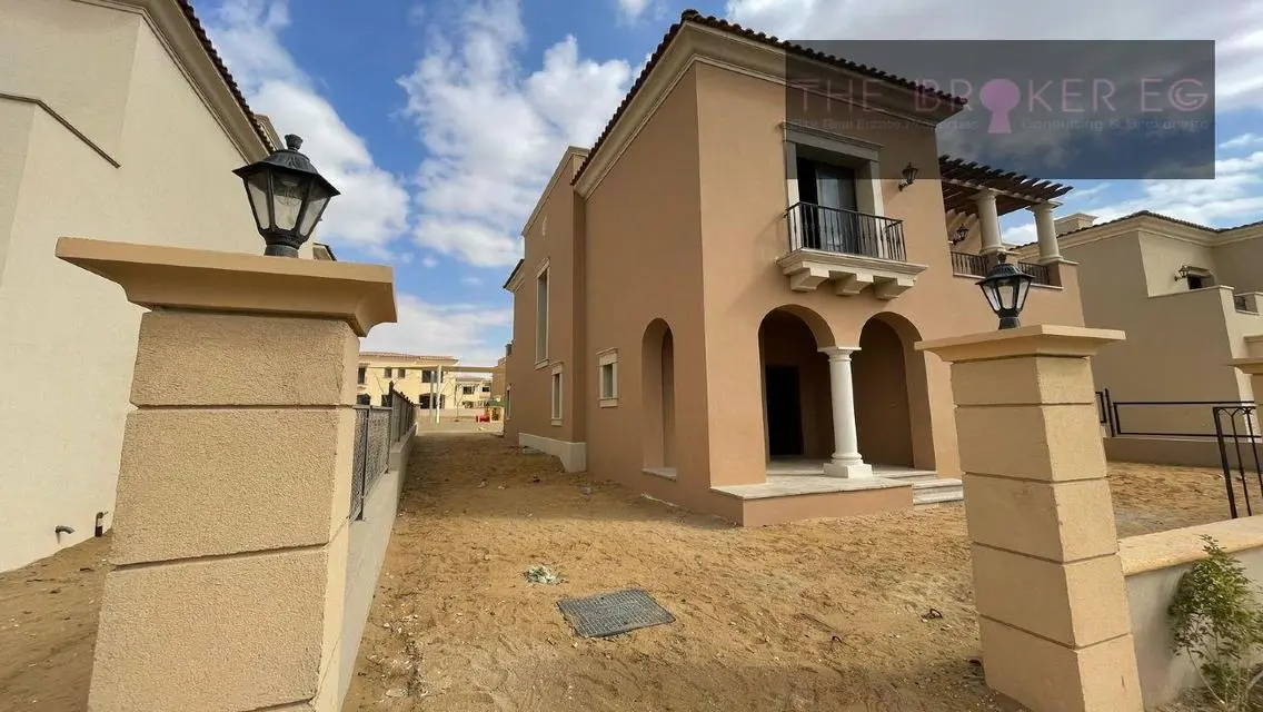 Luxurious Villa for Sale with Private Garden and Shared Pool
