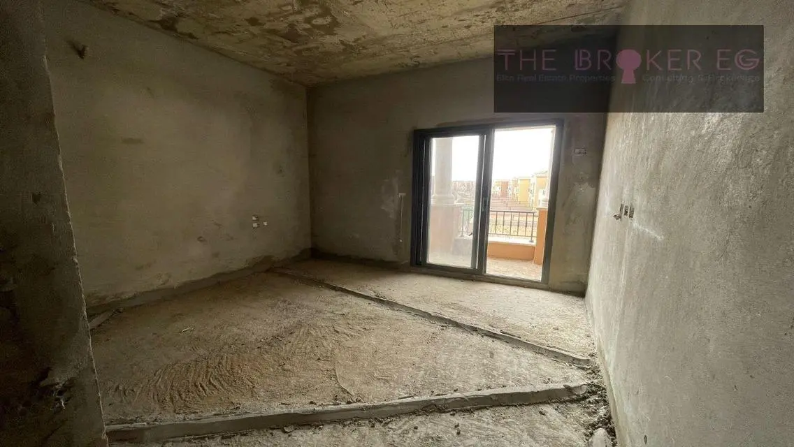 Luxurious Villa for Sale with Private Garden and Shared Pool