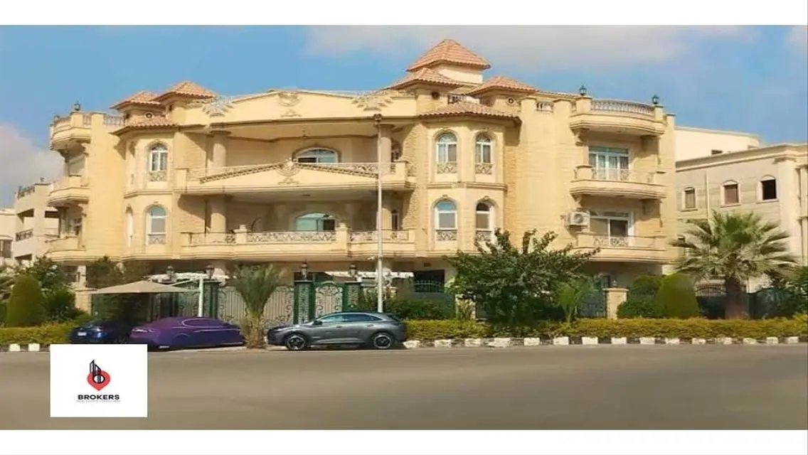 فيلا فاخرة مع حديقة خاصة ومسبح
