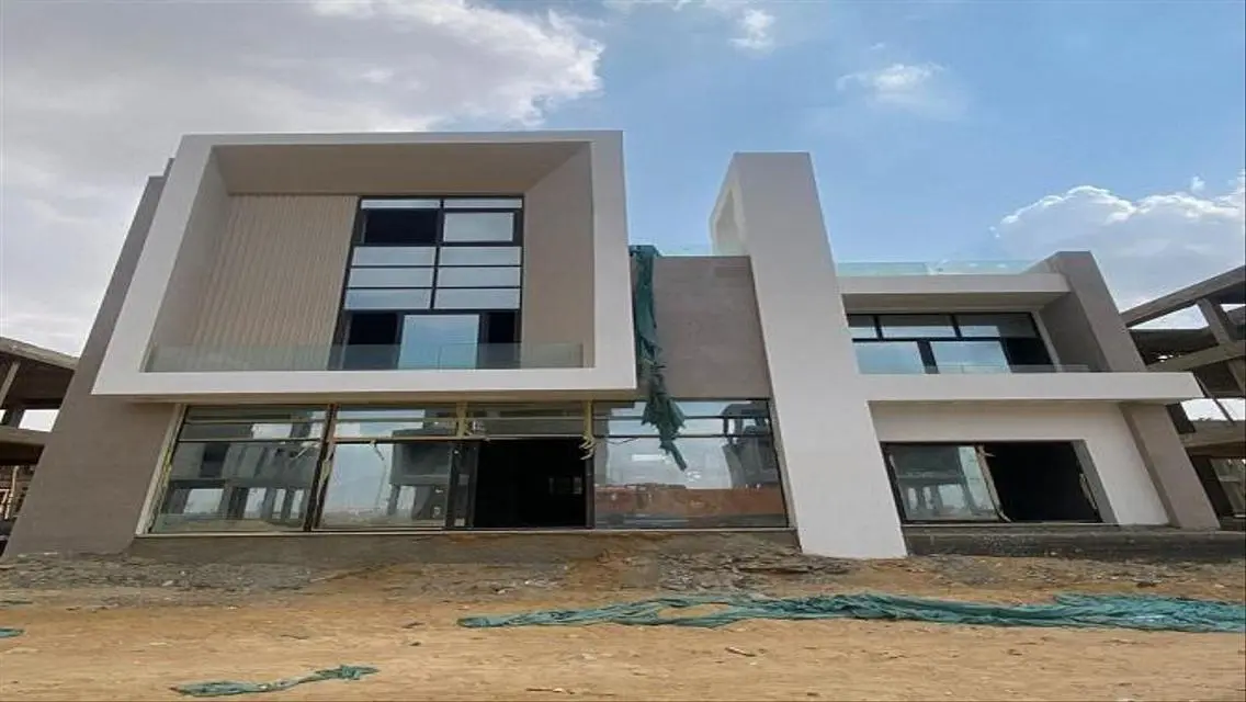 Luxury Villa with Stunning Lake View - 717