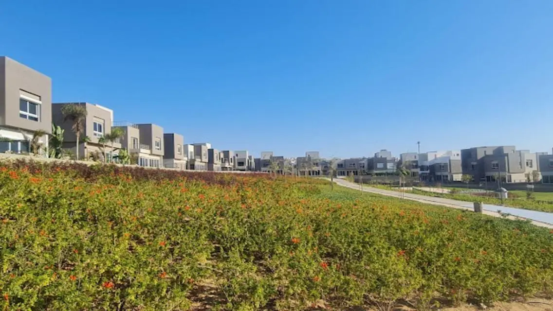 Luxury Apartment with Private Garden and Shared Pool