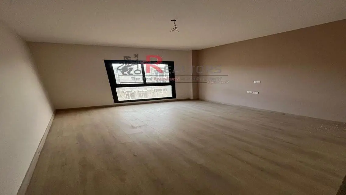 شقة للبيع في The Address East - 3 غرف نوم مع إطلالة مميزة