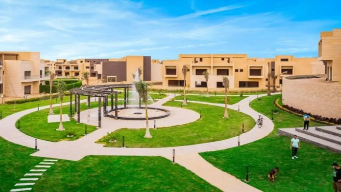 فيلا فاخرة مع حديقة خاصة ومسبح