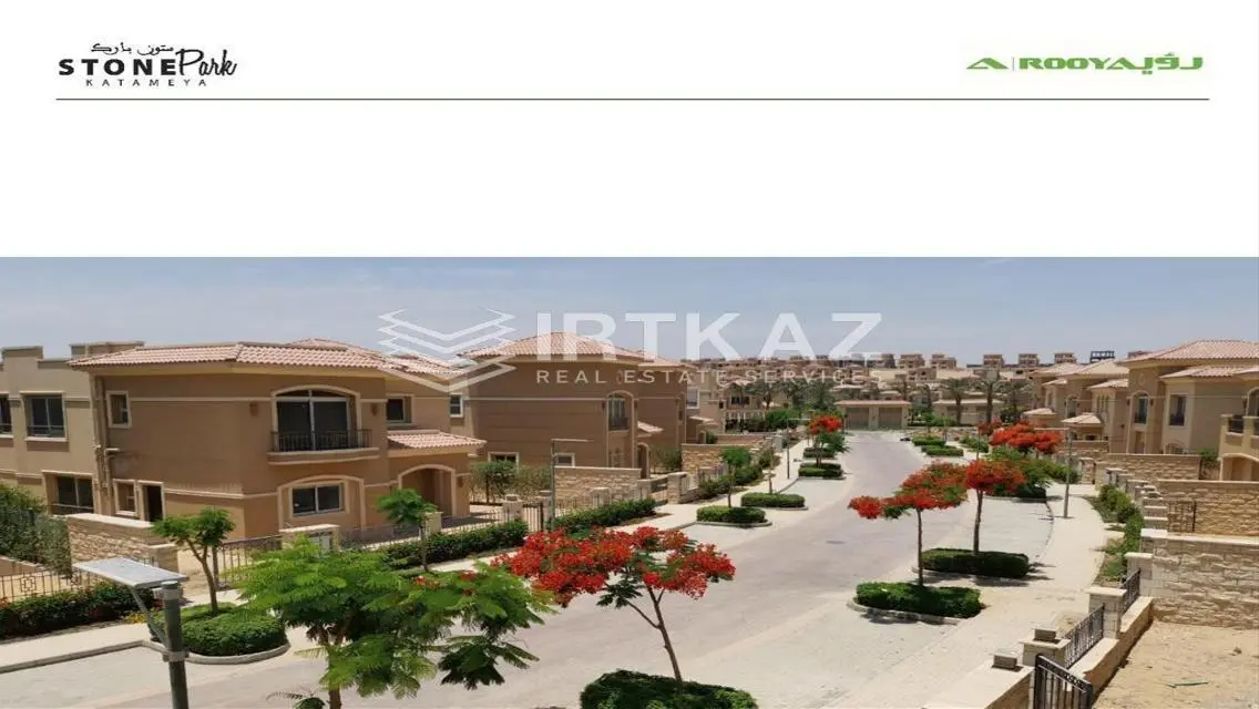فيلا فاخرة للبيع بمساحة واسعة وبإطلالة على البحيرات