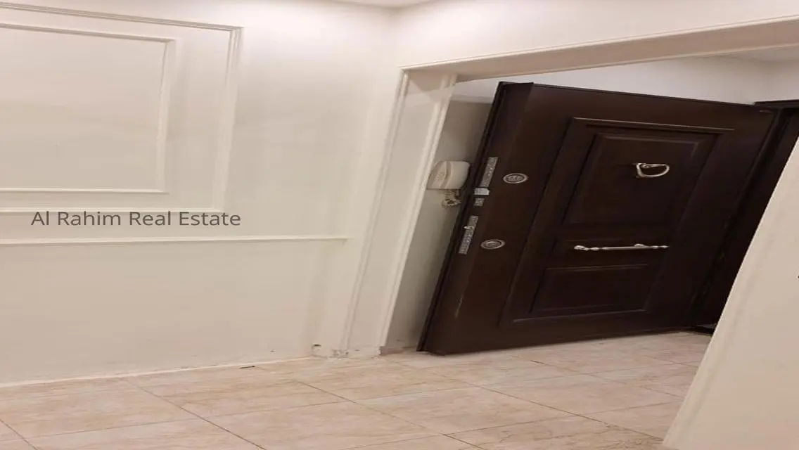 شقة فاخرة للبيع بمساحة واسعة