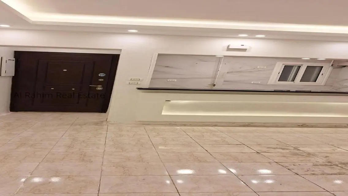 شقة فاخرة للبيع بمساحة واسعة