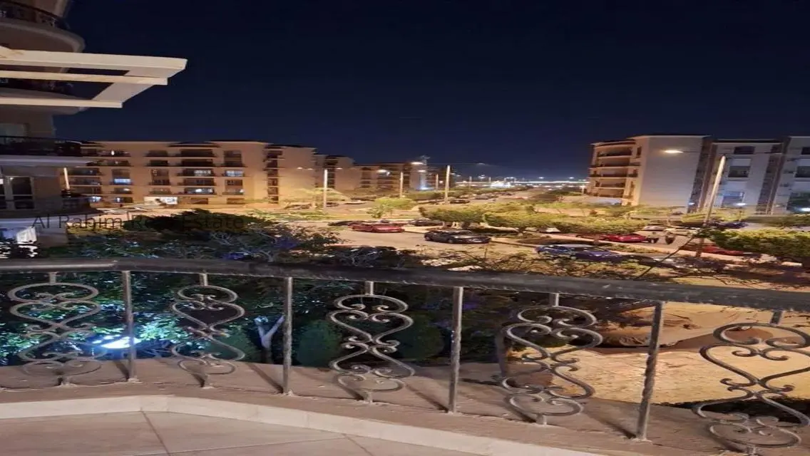 شقة فاخرة للبيع بمساحة واسعة