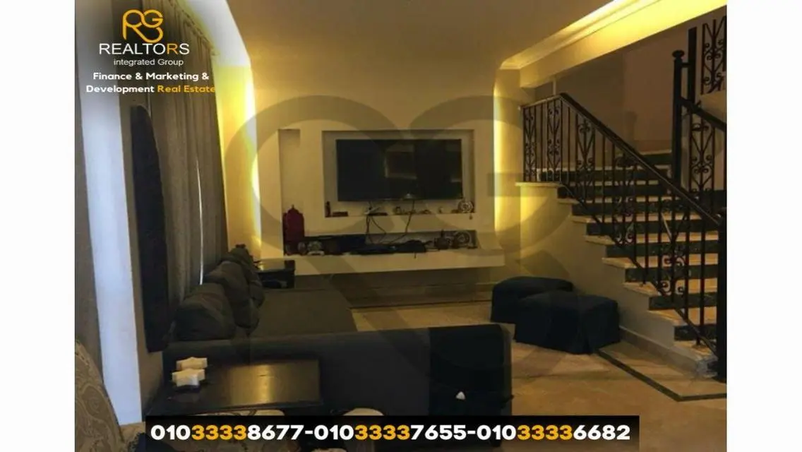 منزل متميز بحديقة خاصة في هاييتس