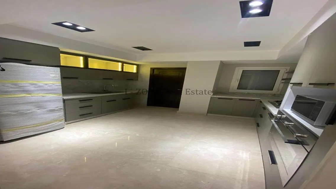 Luxury Apartment in I-Zone - 350 sqm