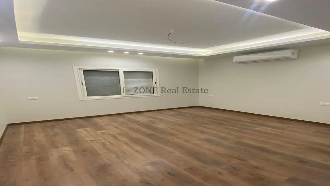 Luxury Apartment in I-Zone - 350 sqm