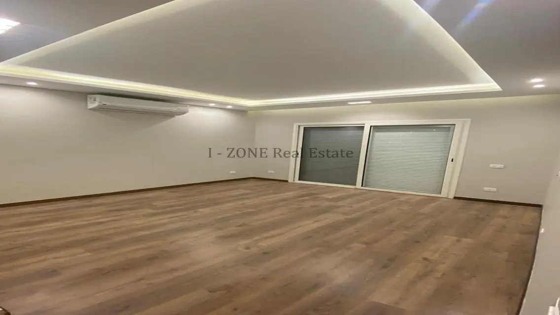Luxury Apartment in I-Zone - 350 sqm