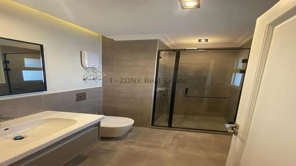 Luxury Apartment in I-Zone - 350 sqm