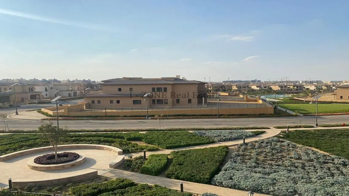 Luxury Apartment in I-Zone - 350 sqm