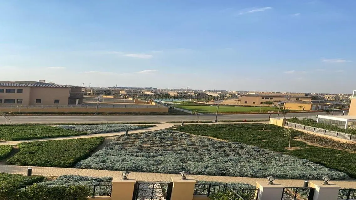 Luxury Apartment in I-Zone - 350 sqm