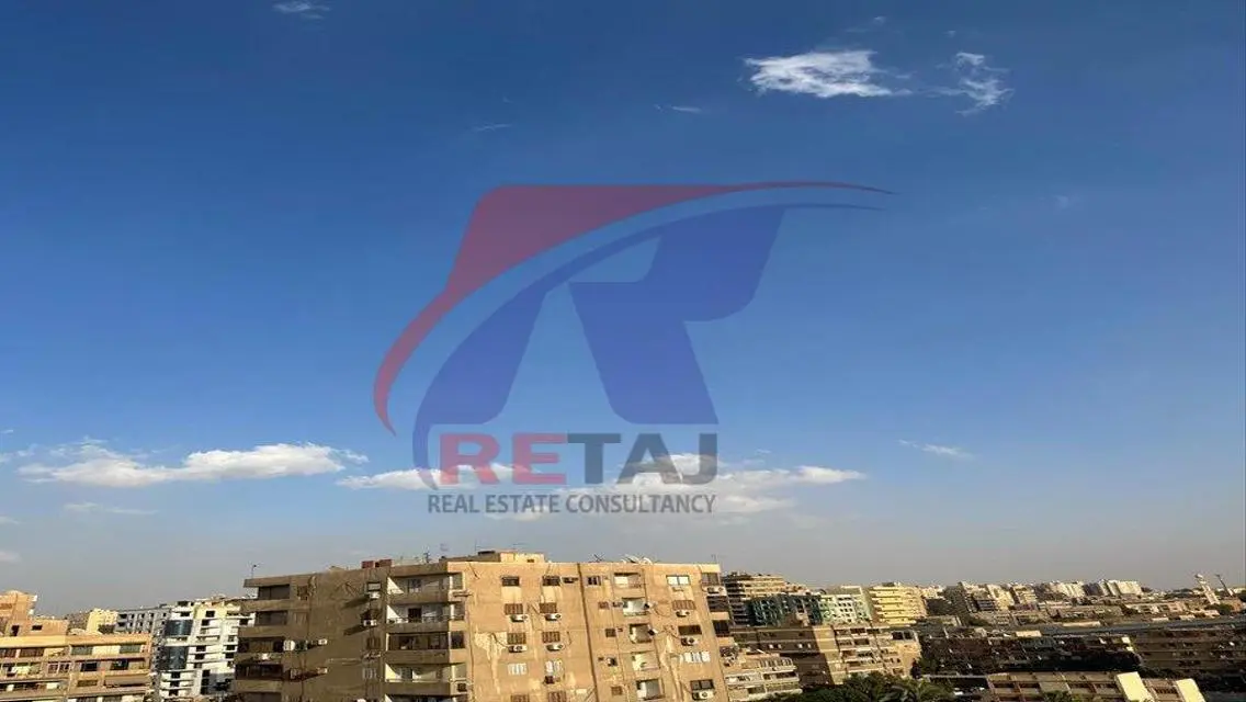 شقة فاخرة للبيع بمساحة واسعة ووسائل راحة متكاملة