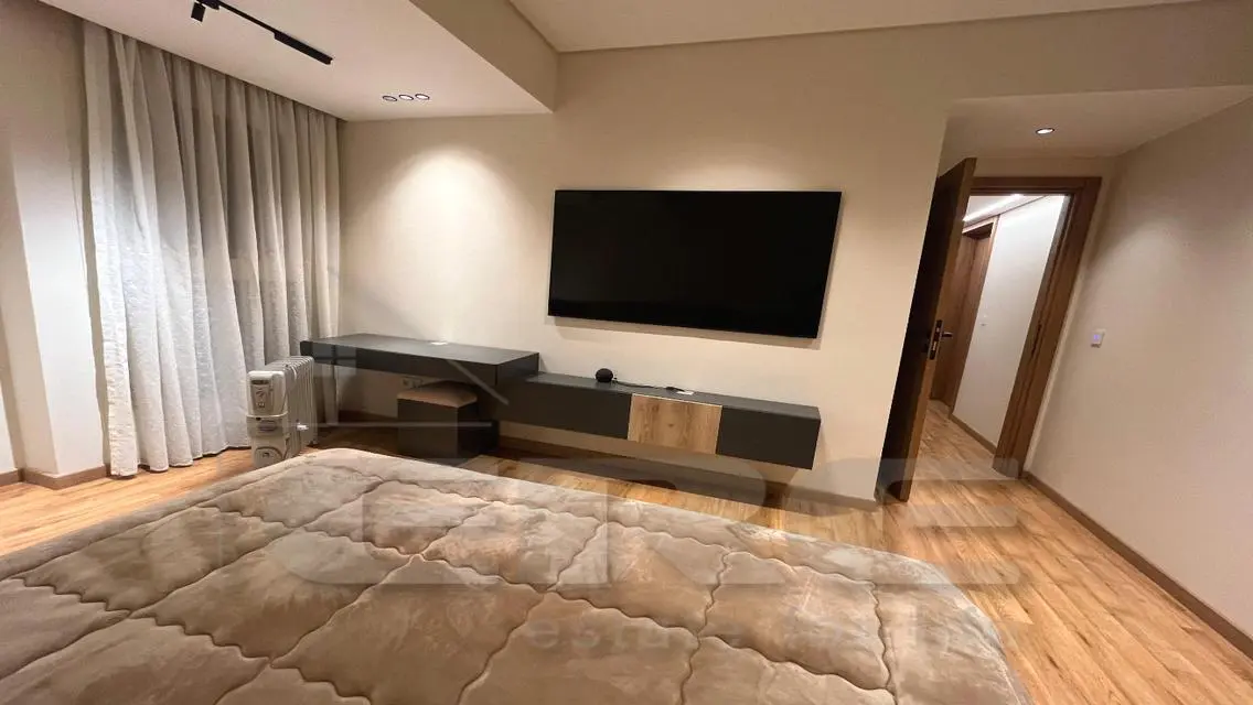 Luxurious Villa with Extensive Amenities for Sale